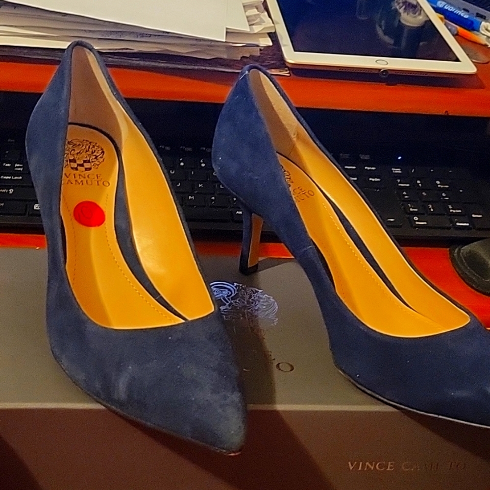 BRAND New pumps